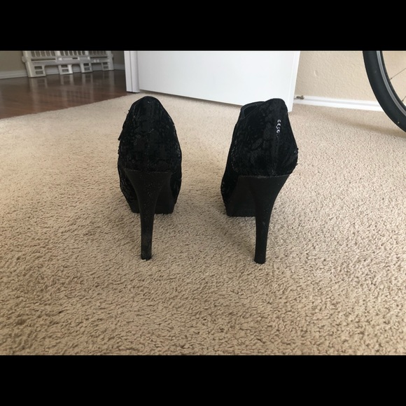 Gorgeous Black Gianni Bini heels - Picture 4 of 6